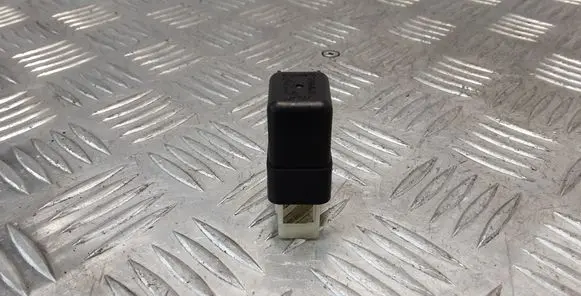 Nissan Patrol Y61 Other relay 2563079960