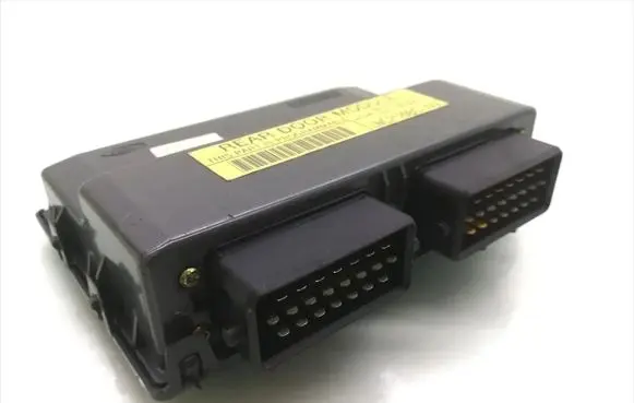 Toyota Corolla E110 Door control unit/module F8FF-13C790-AC LNC2120BC