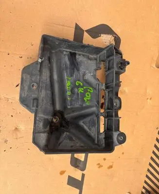 Seat Ibiza IV (6J,6P) Battery tray 6R0915331