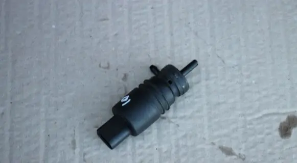 Audi A4 S4 B6 8E 8H Windscreen/windshield washer pump PA66B6F30