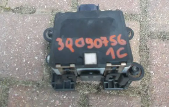 Skoda Superb B8 (3V) Distronic sensor radar 3Q0907561C