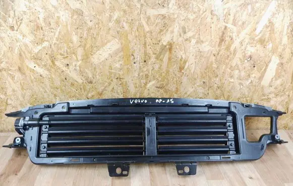 Volvo S60 Radiator trim 32345499