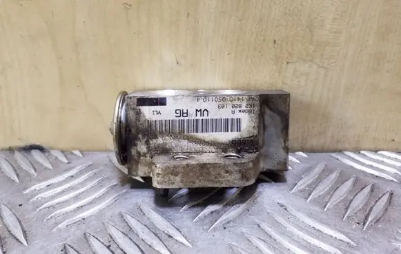 Volkswagen Golf Plus Air conditioning (A/C) expansion valve 1K2820103