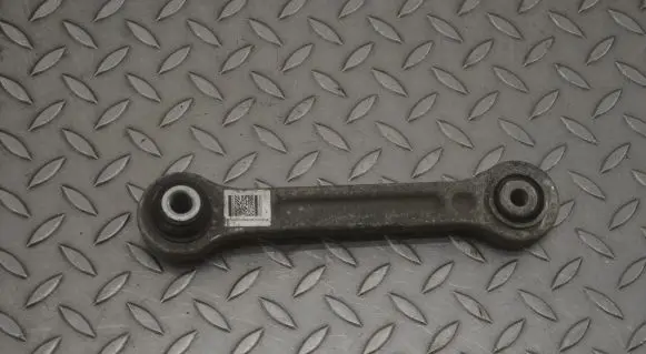 Maserati Ghibli Rear upper control arm/wishbone 670006273