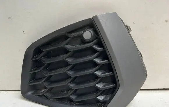 Audi A3 8Y Front bumper lower grill 8Y0807681B