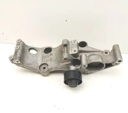 Nissan Navara D23 A/C compressor mount bracket 117107563R