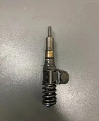 Audi A4 S4 B7 8E 8H Fuel injector E31021558