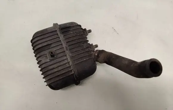Audi A4 S4 B7 8E 8H Vacuum air tank 8E0129955
