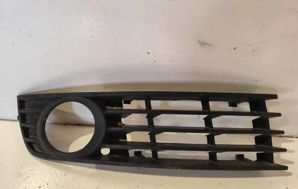 Audi A4 S4 B6 8E 8H Front bumper lower grill 8E0807682