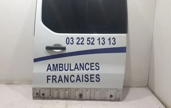 Opel Vivaro Side sliding door 821011449R