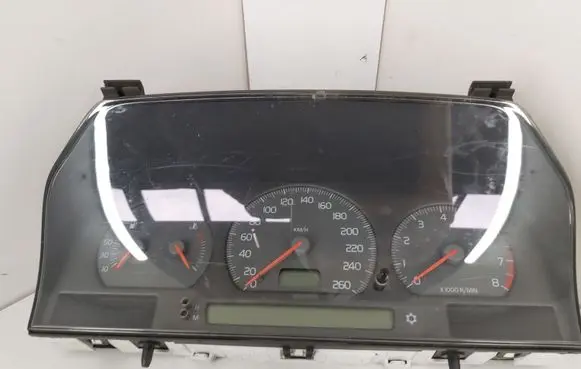 Volvo S70 V70 V70 XC Speedometer (instrument cluster) 9166196 9168144