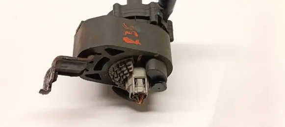 Tesla Model S Water pump 
