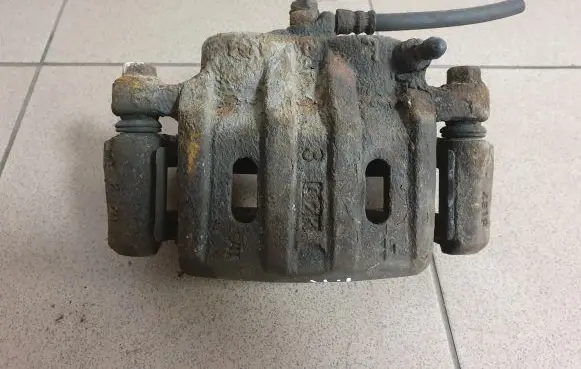 Mitsubishi Outlander Front brake caliper