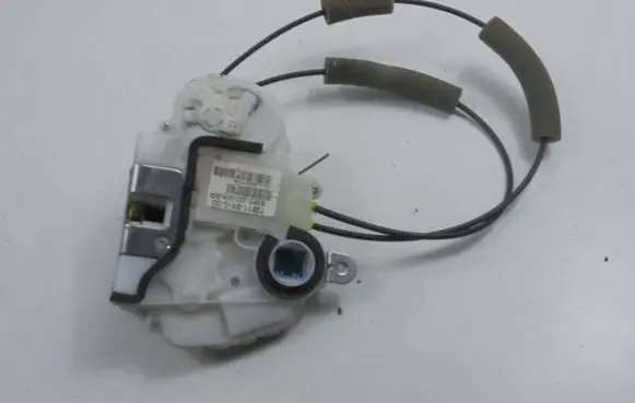 Honda Civic Rear door lock 72611-SMG-G0