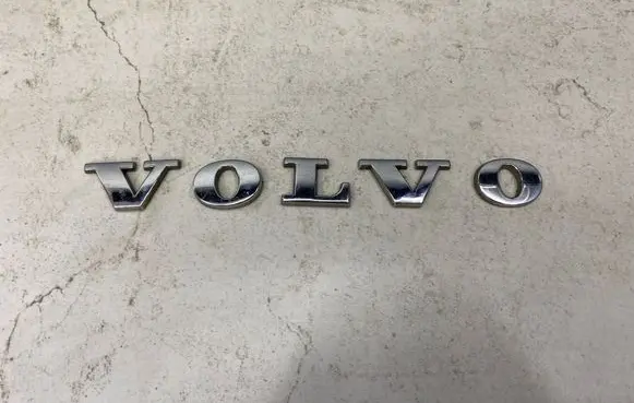 Volvo S40 Manufacturers badge/model letters 