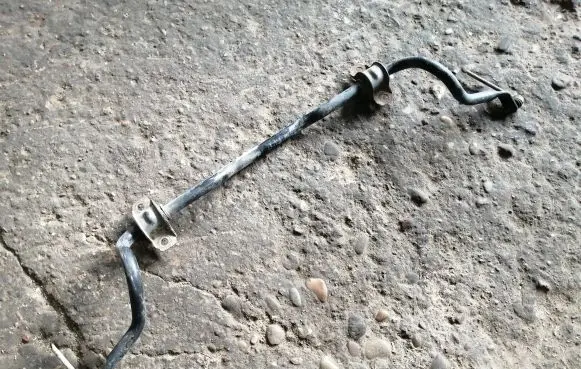 Ford Kuga II Front anti-roll bar/sway bar AV615482EB