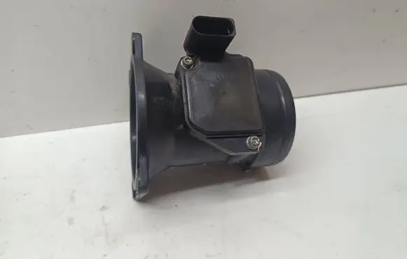 Audi A3 S3 8L Mass air flow meter 06A906461B AFH6010C 416402