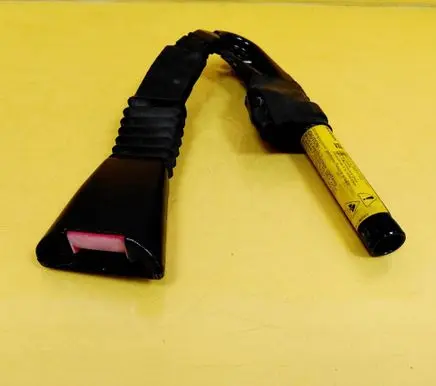Opel Omega B1 Front seatbelt buckle 563075707B 24405580