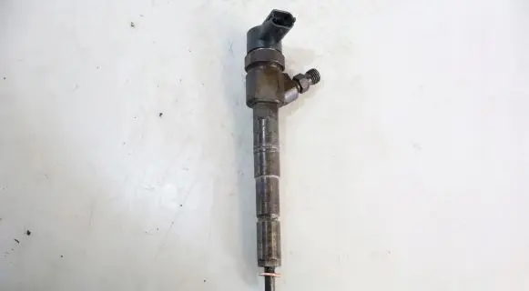 Opel Zafira A Fuel injector 0445110159