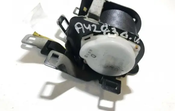 Toyota Yaris Verso Middle seatbelt (rear) 0432041 0432041339153