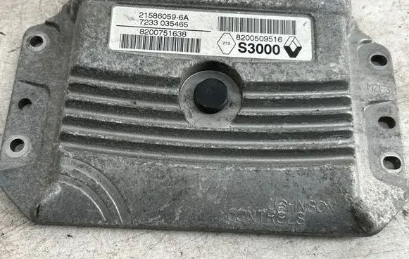 Renault Megane III Engine control unit/module 215860596A 8200751638 8200509516