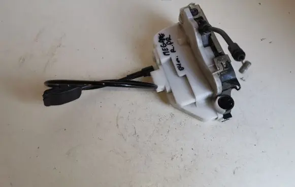Renault Megane II Front door lock