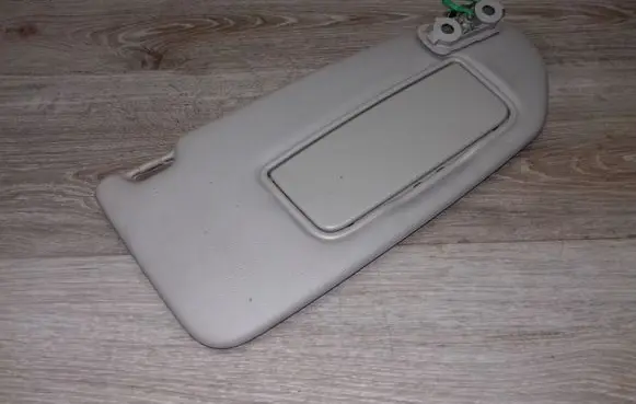 Volvo V70 Sun visor