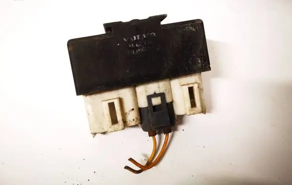 Volvo S70 V70 V70 XC Coolant fan relay 9442934