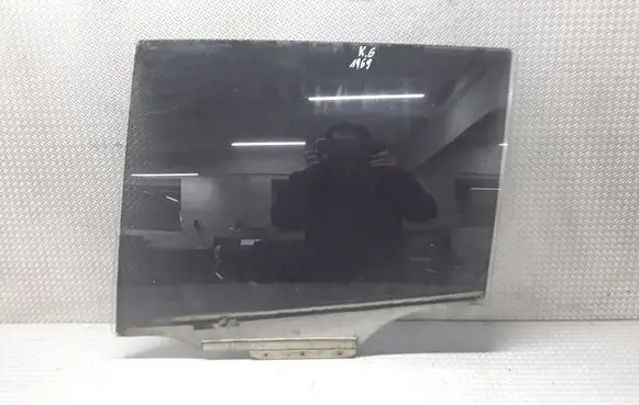 Toyota Corolla Verso E121 Rear door window glass