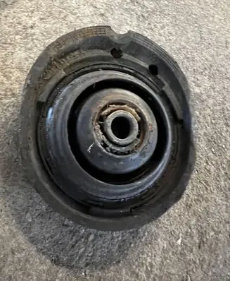 Peugeot 1007 Coil spring mount 