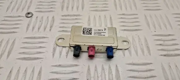 Opel Zafira C Aerial antenna amplifier 20960972 000140640 7410300000000K