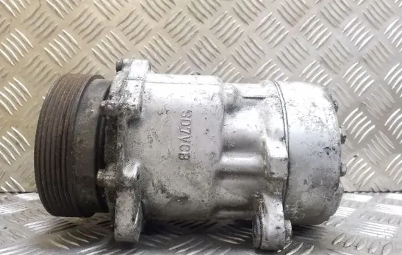 Volkswagen Golf IV Air conditioning (A/C) compressor (pump) 1J0820803F