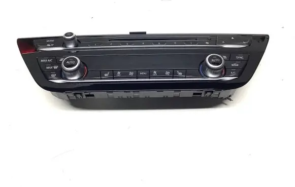 BMW 5 G30 G31 Climate control unit 6834435
