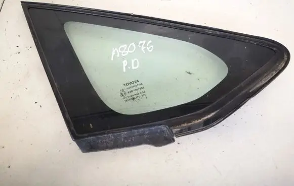 Toyota Auris 150 Front triangle window/glass 
