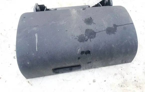 Glove box