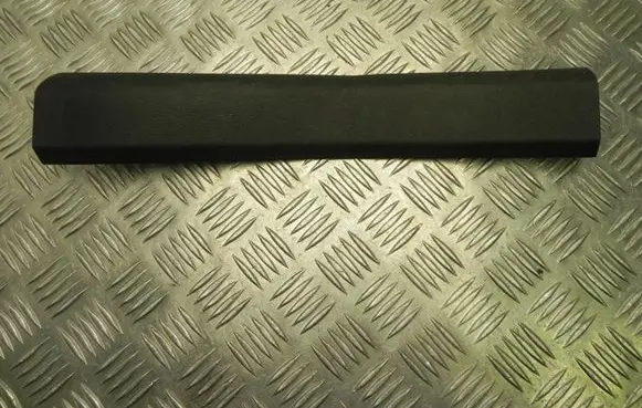 Radio/GPS head unit trim