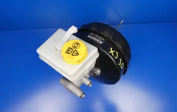 Jaguar XJ X351 Brake booster AW932B195BD 03774799024