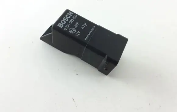Nissan Qashqai Glow plug pre-heat relay 0281003039