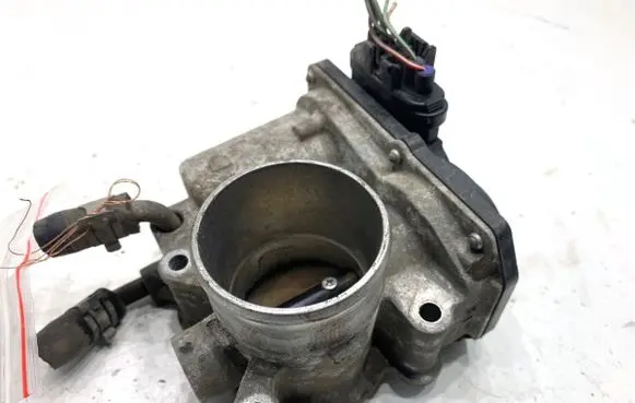 Mitsubishi Colt Engine shut-off valve MN195709