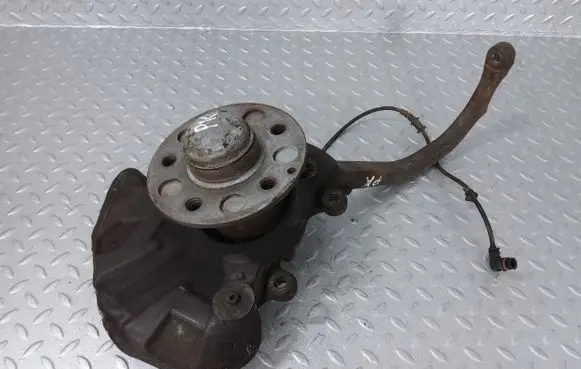 Mercedes-Benz CL C215 Front wheel hub A2203300020 2203300020 A2203303720