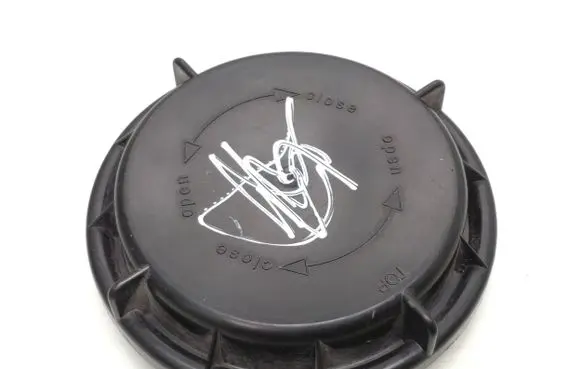 Nissan Qashqai Headlight/headlamp dust cover 14735300