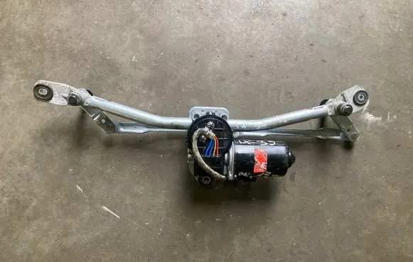Hyundai ix35 Front wiper linkage and motor