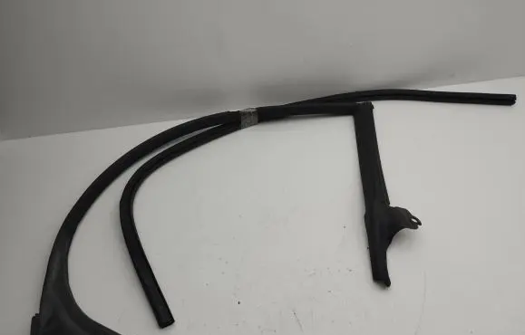 Audi A7 S7 4G Rubber seal front door window/glass 