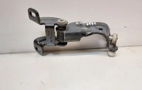 Seat Alhambra (Mk2) Sliding door middle roller runner 7N0843335H