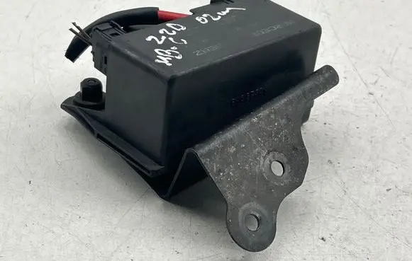 Mercedes-Benz C W203 Glow plug pre-heat relay