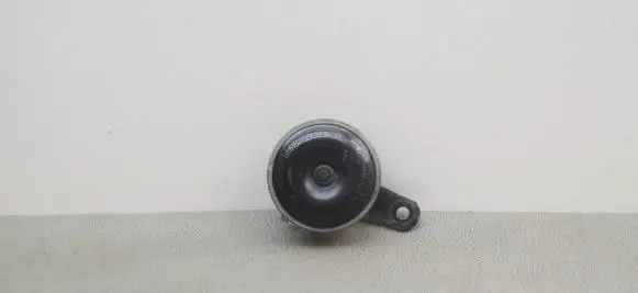 Nissan Juke I F15 Horn signal 008040