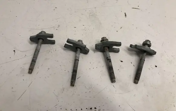 Opel Vivaro Fuel Injector clamp holder