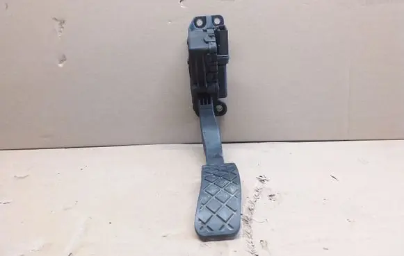 Audi A6 S6 C6 4F Accelerator throttle pedal 4F1723523A