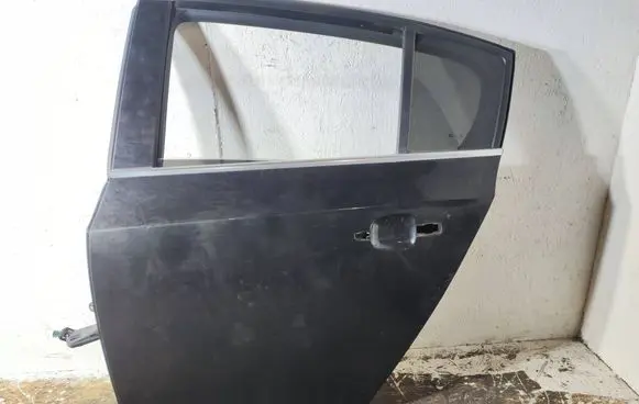 Chevrolet Cruze Rear door