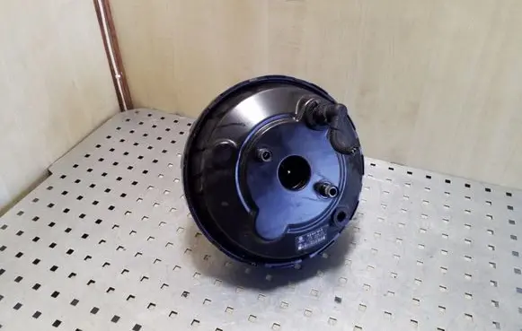Audi Q7 4L Brake booster 7L8612101A